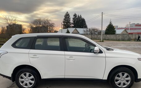 Mitsubishi Outlander III рестайлинг 3, 2013 год, 880 000 рублей, 9 фотография