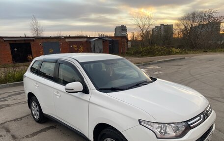 Mitsubishi Outlander III рестайлинг 3, 2013 год, 880 000 рублей, 13 фотография