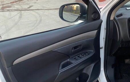 Mitsubishi Outlander III рестайлинг 3, 2013 год, 880 000 рублей, 20 фотография