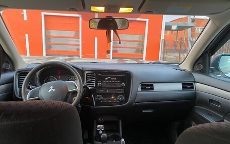 Mitsubishi Outlander III рестайлинг 3, 2013 год, 880 000 рублей, 22 фотография