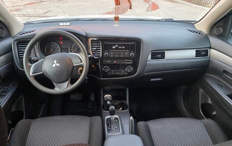 Mitsubishi Outlander III рестайлинг 3, 2013 год, 880 000 рублей, 24 фотография