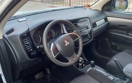 Mitsubishi Outlander III рестайлинг 3, 2013 год, 880 000 рублей, 19 фотография