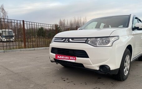 Mitsubishi Outlander III рестайлинг 3, 2013 год, 880 000 рублей, 11 фотография