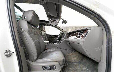 Bentley Bentayga I, 2018 год, 10 800 000 рублей, 9 фотография