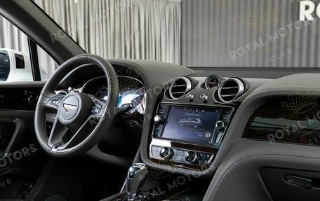 Bentley Bentayga I, 2018 год, 10 800 000 рублей, 8 фотография