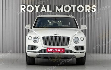 Bentley Bentayga I, 2018 год, 10 800 000 рублей, 2 фотография