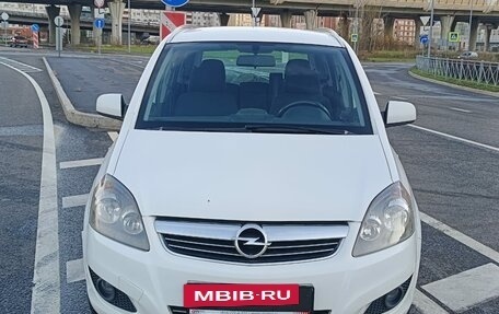 Opel Zafira B, 2012 год, 699 000 рублей, 2 фотография