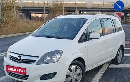 Opel Zafira B, 2012 год, 699 000 рублей, 3 фотография