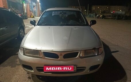 Mitsubishi Carisma I, 1998 год, 230 000 рублей, 1 фотография