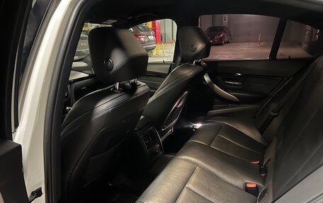 BMW 3 серия, 2018 год, 3 900 000 рублей, 15 фотография