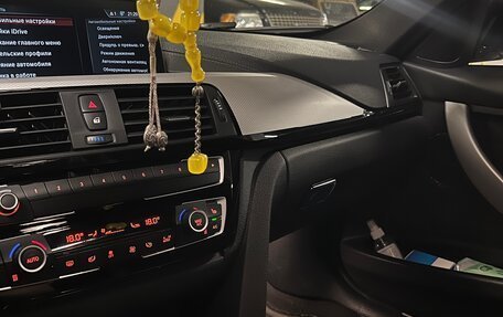 BMW 3 серия, 2018 год, 3 900 000 рублей, 21 фотография