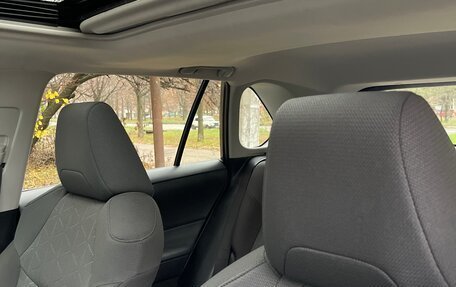 Toyota RAV4, 2022 год, 3 300 000 рублей, 5 фотография