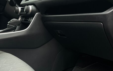 Toyota RAV4, 2022 год, 3 300 000 рублей, 13 фотография