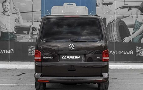 Volkswagen Multivan T5, 2015 год, 2 225 000 рублей, 4 фотография