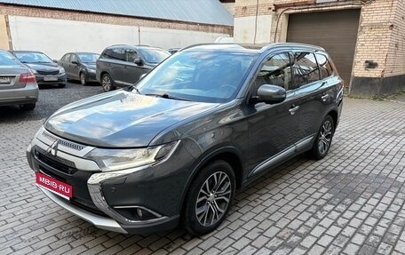 Mitsubishi Outlander III рестайлинг 3, 2018 год, 1 950 000 рублей, 1 фотография