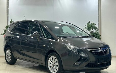 Opel Zafira C рестайлинг, 2015 год, 1 499 000 рублей, 3 фотография