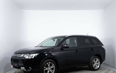 Mitsubishi Outlander III рестайлинг 3, 2014 год, 1 480 000 рублей, 1 фотография
