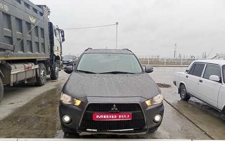 Mitsubishi Outlander III рестайлинг 3, 2012 год, 895 000 рублей, 1 фотография