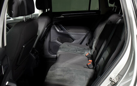 Volkswagen Tiguan II, 2018 год, 2 490 000 рублей, 11 фотография