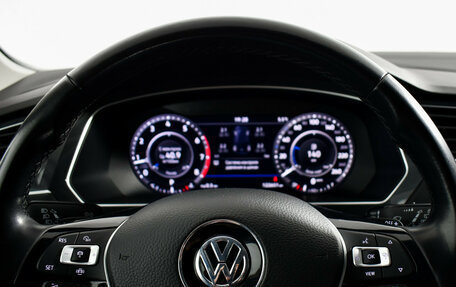 Volkswagen Tiguan II, 2018 год, 2 490 000 рублей, 15 фотография