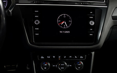 Volkswagen Tiguan II, 2018 год, 2 490 000 рублей, 17 фотография