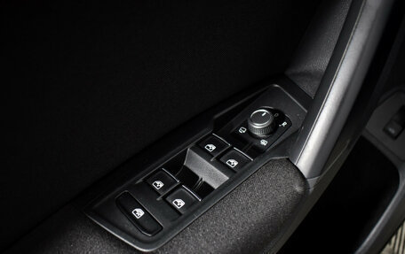 Volkswagen Tiguan II, 2018 год, 2 490 000 рублей, 19 фотография