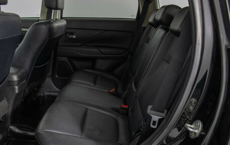 Mitsubishi Outlander III рестайлинг 3, 2014 год, 1 480 000 рублей, 11 фотография