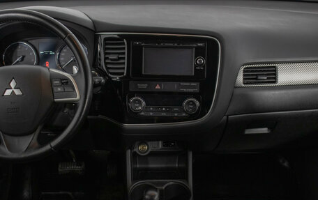 Mitsubishi Outlander III рестайлинг 3, 2014 год, 1 480 000 рублей, 14 фотография