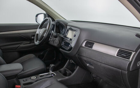 Mitsubishi Outlander III рестайлинг 3, 2014 год, 1 480 000 рублей, 9 фотография