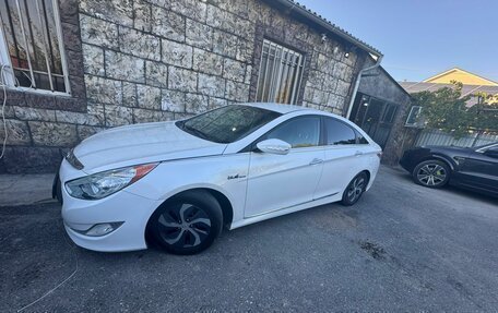 Hyundai Sonata VI, 2013 год, 1 250 000 рублей, 2 фотография
