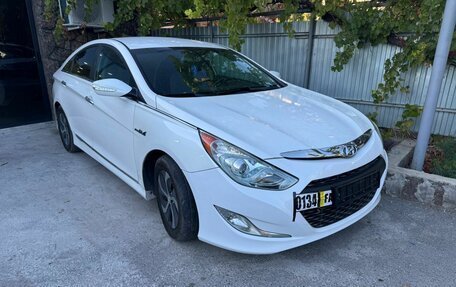 Hyundai Sonata VI, 2013 год, 1 250 000 рублей, 13 фотография