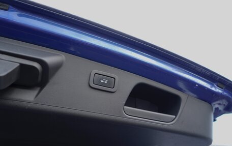 Jaguar E-Pace, 2018 год, 3 000 000 рублей, 8 фотография