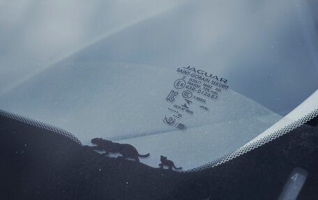 Jaguar E-Pace, 2018 год, 3 000 000 рублей, 15 фотография