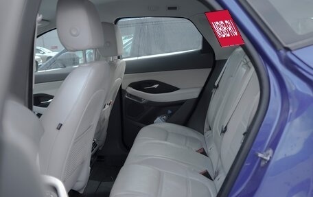 Jaguar E-Pace, 2018 год, 3 000 000 рублей, 13 фотография