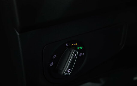 Volkswagen Tiguan II, 2019 год, 2 049 000 рублей, 15 фотография