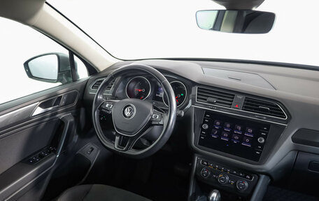 Volkswagen Tiguan II, 2019 год, 2 049 000 рублей, 9 фотография