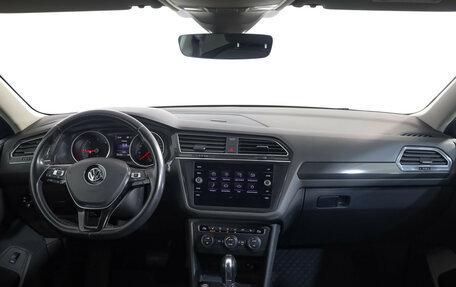 Volkswagen Tiguan II, 2019 год, 2 049 000 рублей, 10 фотография