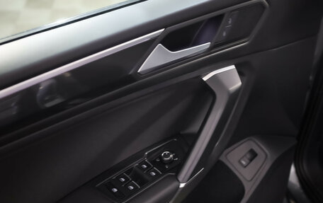 Volkswagen Tiguan II, 2019 год, 2 049 000 рублей, 14 фотография