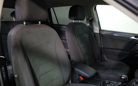 Volkswagen Tiguan II, 2019 год, 2 049 000 рублей, 24 фотография