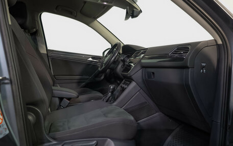 Volkswagen Tiguan II, 2019 год, 2 049 000 рублей, 25 фотография