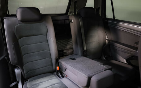 Volkswagen Tiguan II, 2019 год, 2 049 000 рублей, 28 фотография