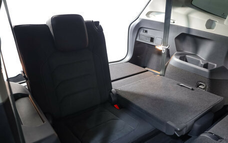 Volkswagen Tiguan II, 2019 год, 2 049 000 рублей, 30 фотография