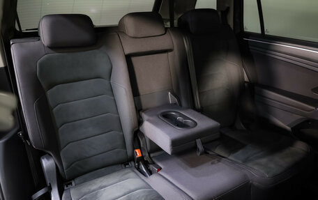 Volkswagen Tiguan II, 2019 год, 2 049 000 рублей, 27 фотография