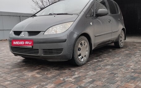 Mitsubishi Colt VI рестайлинг, 2006 год, 450 000 рублей, 2 фотография