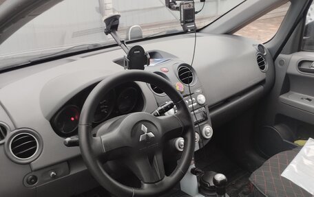 Mitsubishi Colt VI рестайлинг, 2006 год, 450 000 рублей, 3 фотография