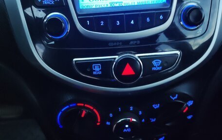 Hyundai Solaris II рестайлинг, 2013 год, 780 000 рублей, 12 фотография