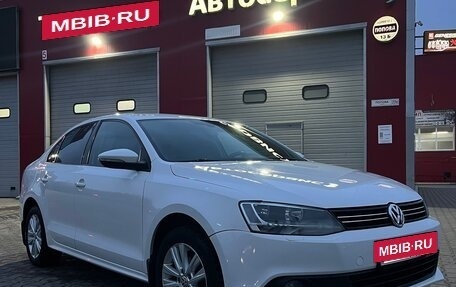 Volkswagen Jetta VI, 2014 год, 980 000 рублей, 2 фотография