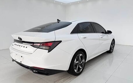 Hyundai Elantra, 2022 год, 1 350 000 рублей, 10 фотография