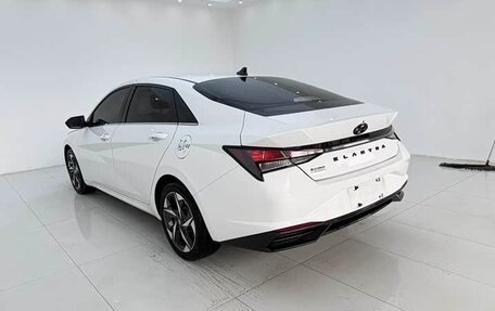Hyundai Elantra, 2022 год, 1 350 000 рублей, 12 фотография