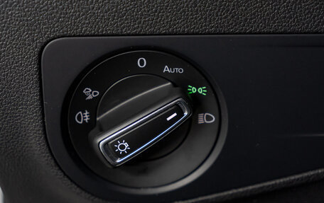 Volkswagen Tiguan II, 2021 год, 3 979 000 рублей, 13 фотография